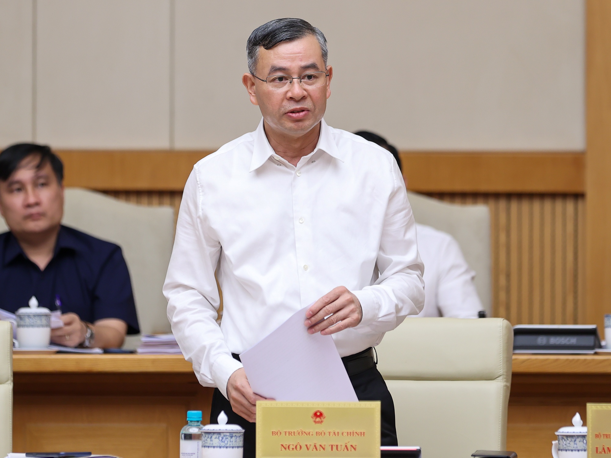 CPI thang 4 tang 5,46% vi gia xang dau, vat lieu hinh anh