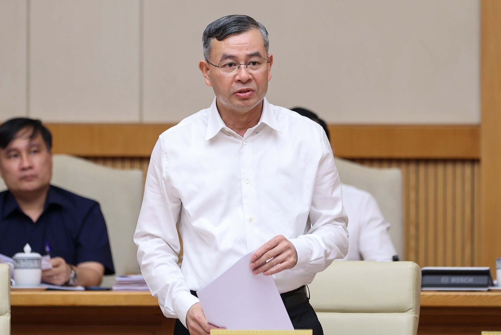 CPI thang 4 tang 5,46% vi gia xang dau, vat lieu hinh anh