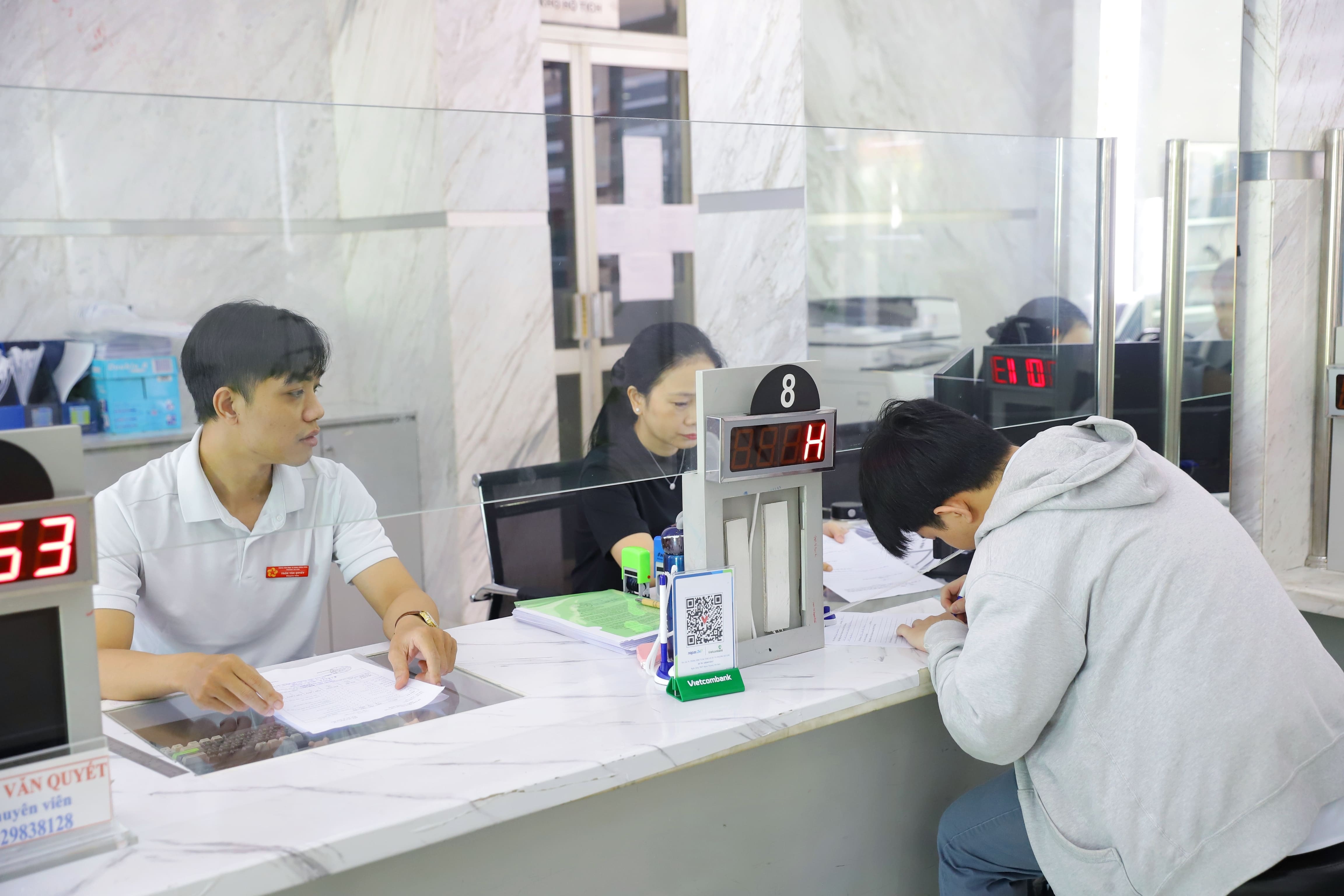 De xuat giu von Nha nuoc tai don vi su nghiep doc quyen dich vu cong hinh anh