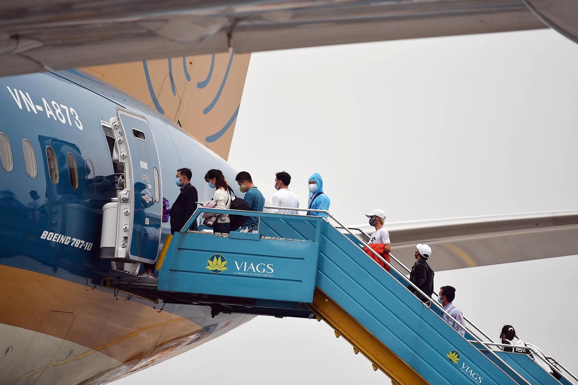 Moi USD gia dau tang, Vietnam Airlines ton them gan 300 ty dong/nam hinh anh