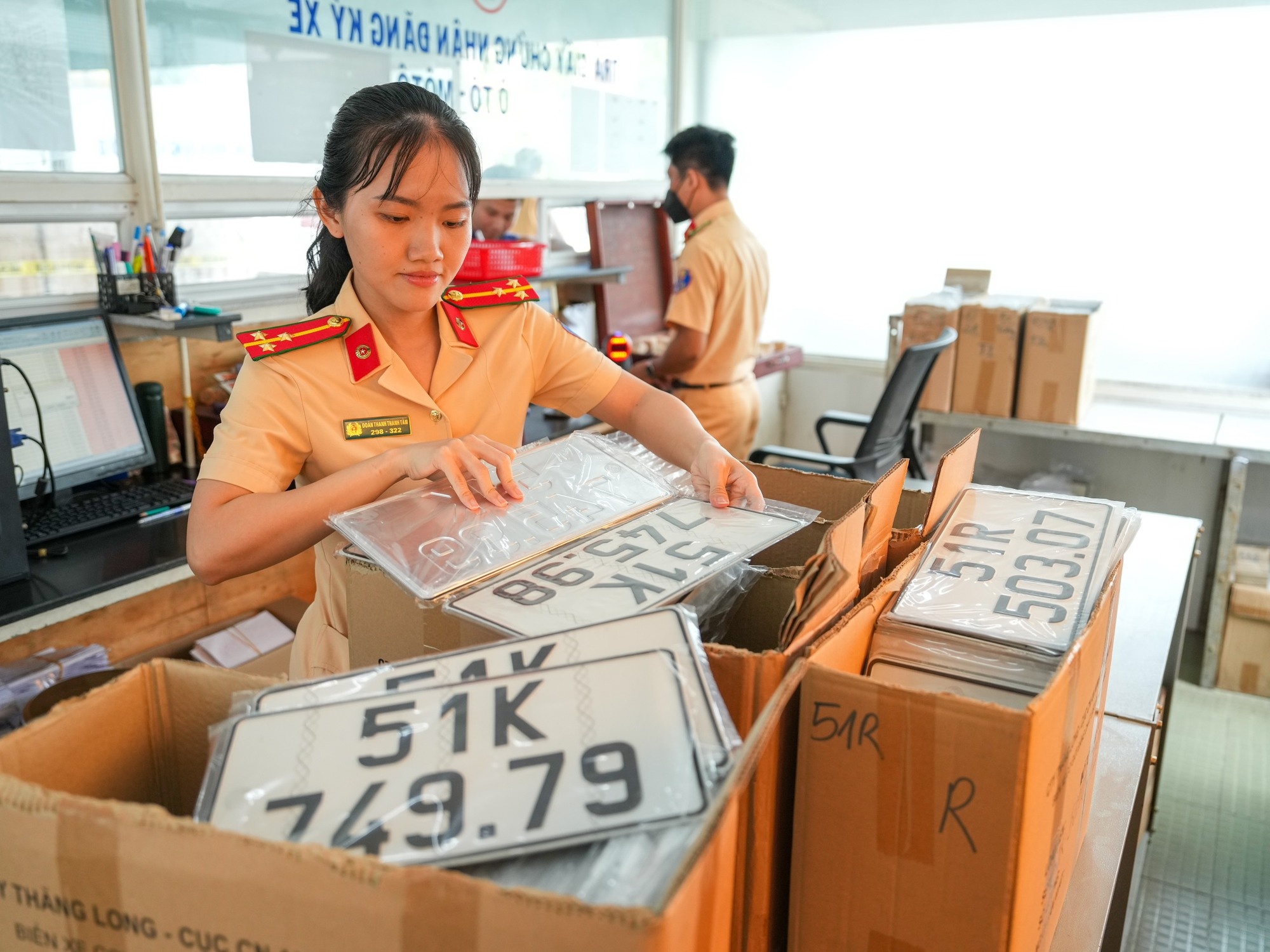 Tu 1/7, ban bien so dep trung dau gia phai nop thue thu nhap ca nhan hinh anh