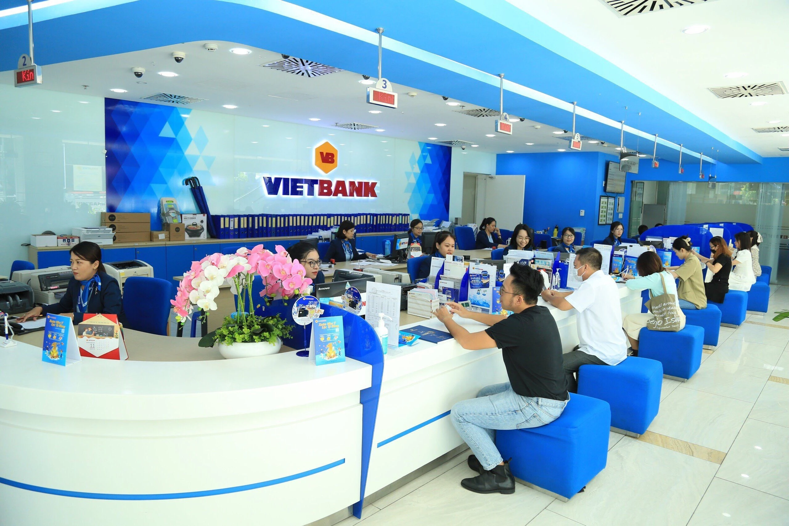 VietBank chuyen len san HoSE, UPCoM chi con 4 ngan hang hinh anh