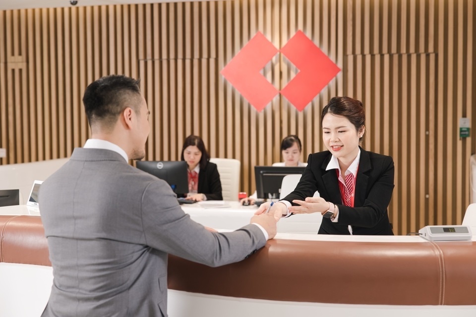 Techcombank báo lợi nhuận quý II cao kỷ lục