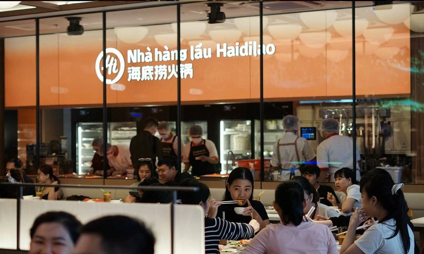 Chuỗi lẩu Haidilao thu hơn 8 tỷ đồng mỗi ngày tại Việt Nam