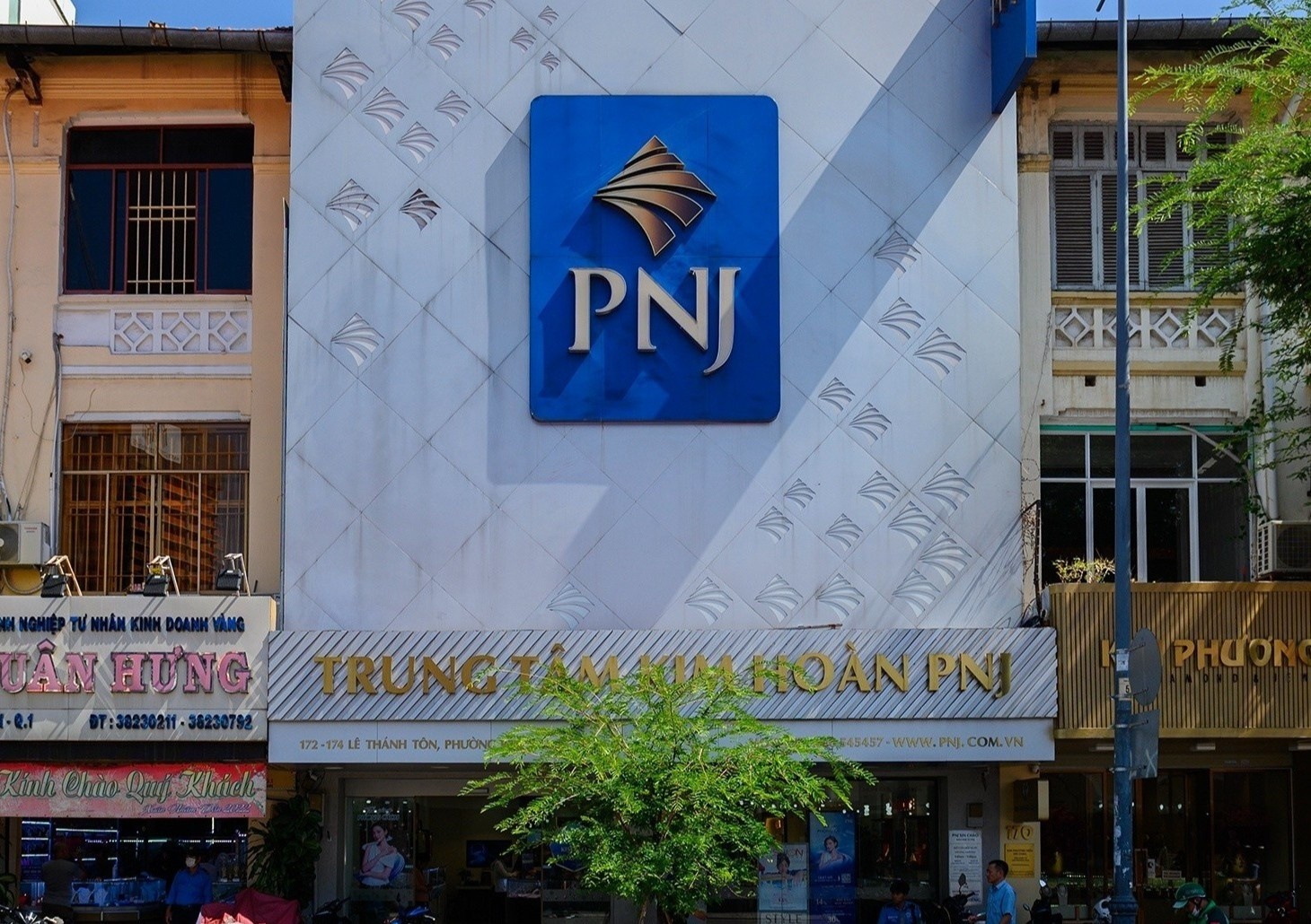 PNJ tính đóng 25-30 cửa hàng sau khoản lỗ dự kiến hơn 6.000 tỷ