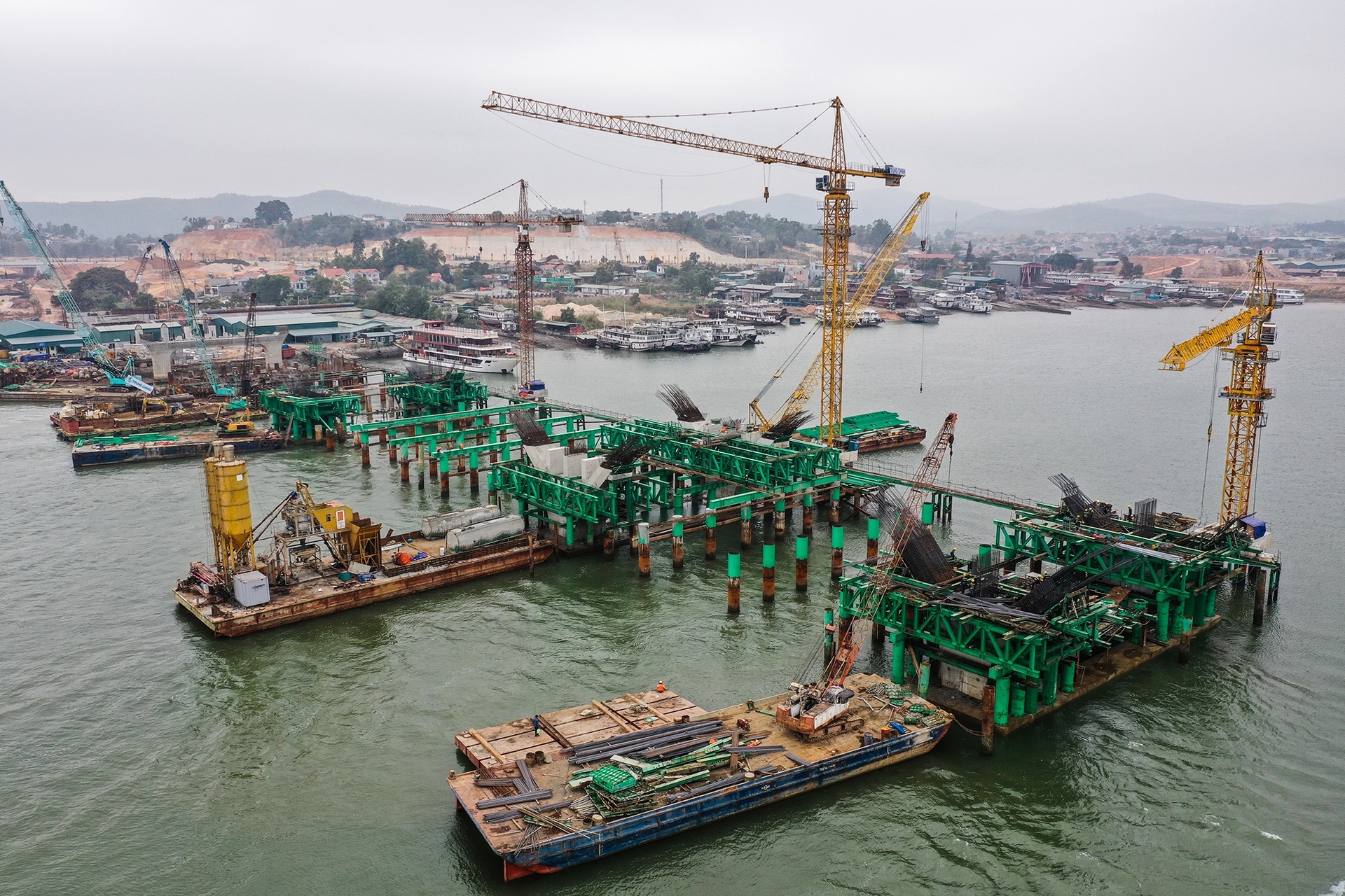Giải mã mô hình tăng trưởng của TP Quảng Ninh, Hà Tĩnh