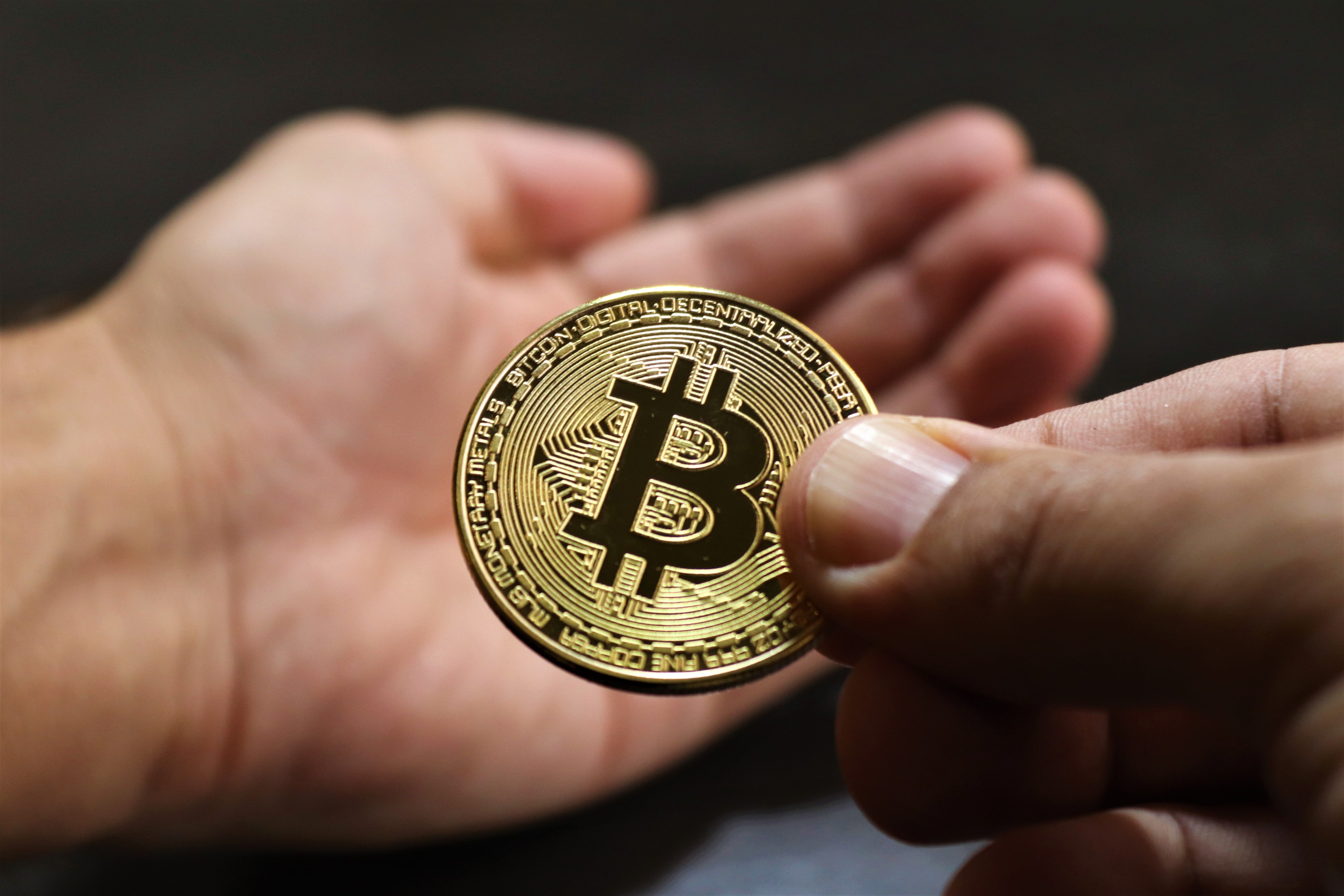 Bitcoin ảnh 2