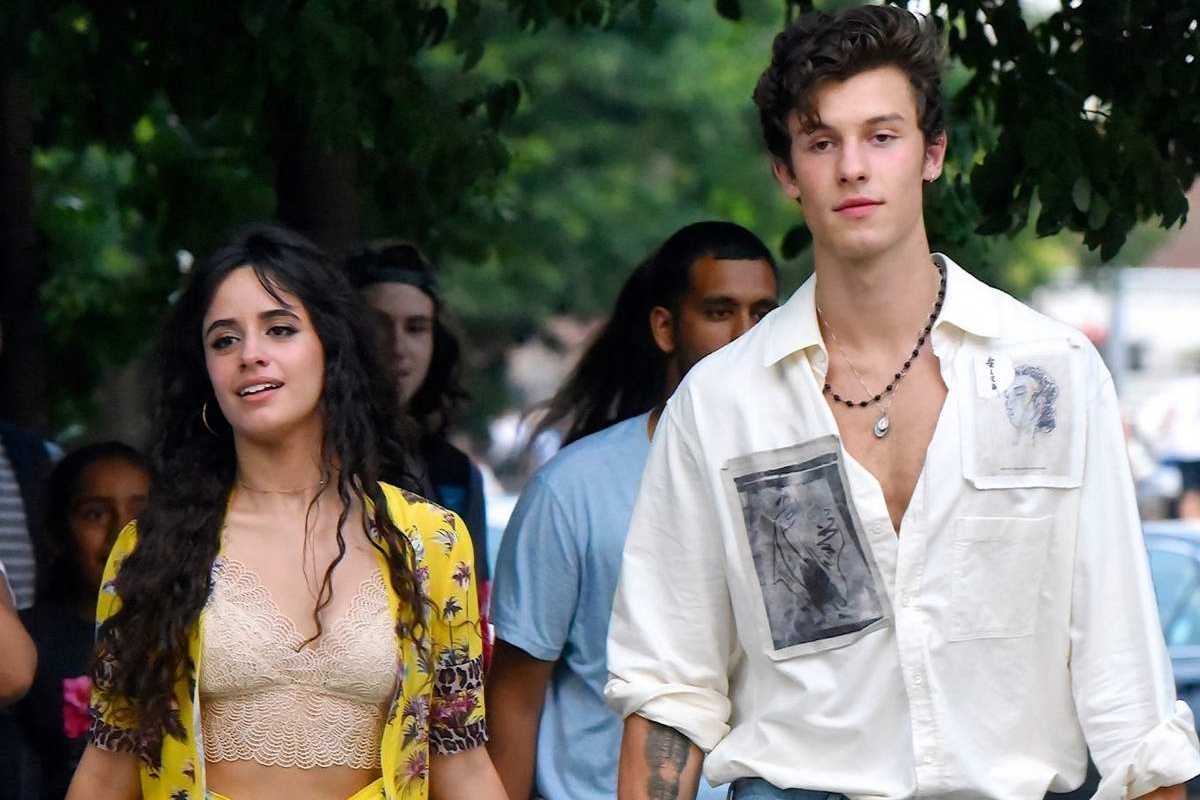 Shawn Mendes don sinh nhat ben Camila Cabello hinh anh