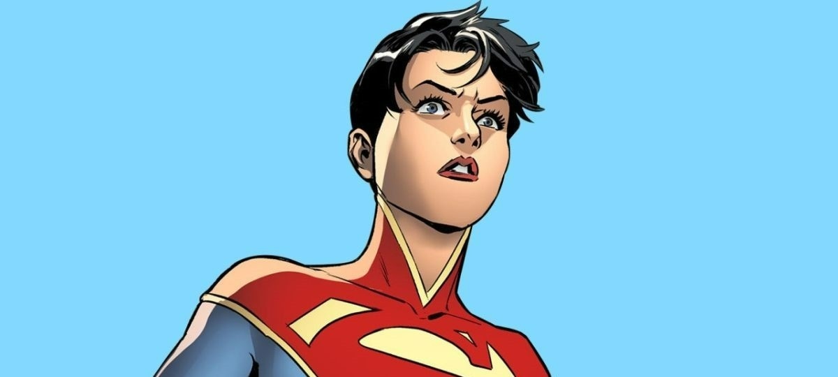 Supergirl,  The Flash,  Batman anh 1