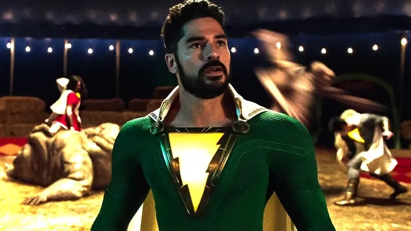 Nhan vat sieu anh hung dong tinh xuat hien trong vu tru DC hinh anh