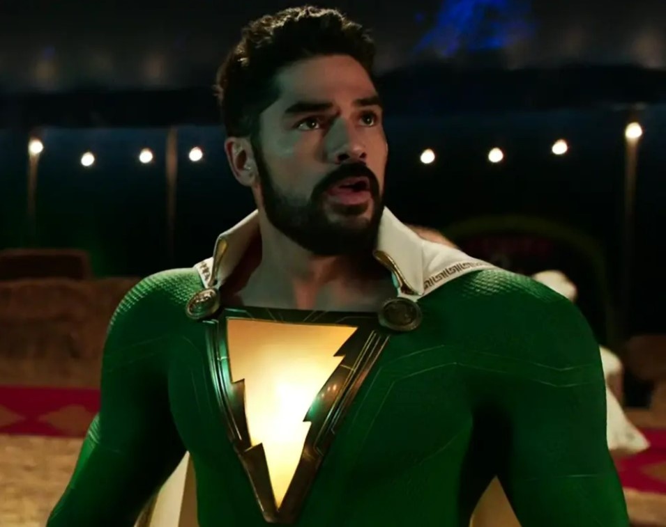 Shazam 2,  LGBT,  DC anh 1