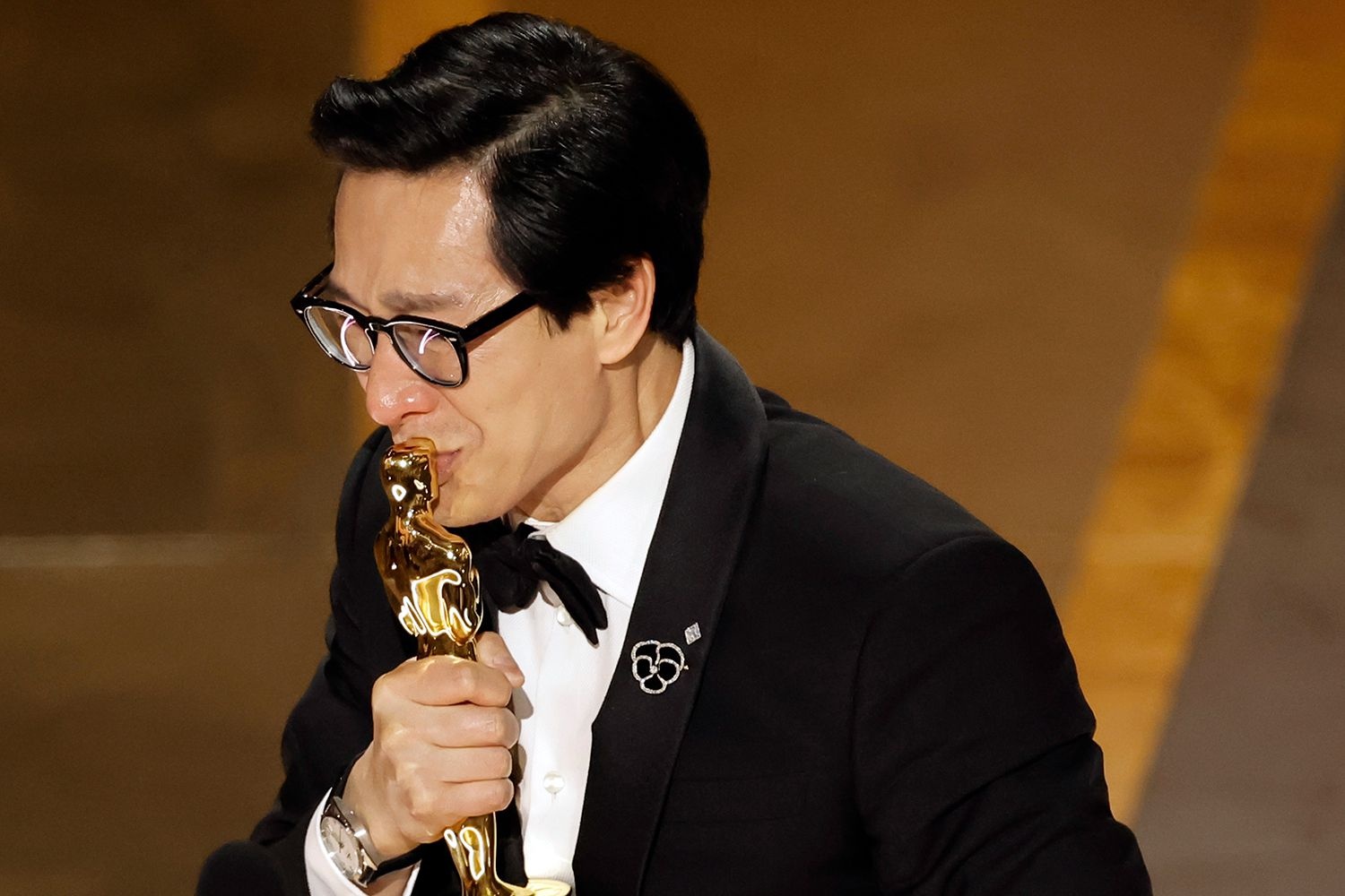 Loat khoanh khac an tuong o Oscar 2023 hinh anh