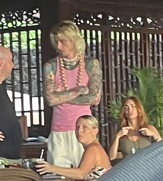 Megan Fox,  Machine Gun Kelly,  hen ho anh 1