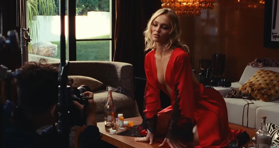 Con gai Johnny Depp phan hoi ve loat canh khoa than hinh anh