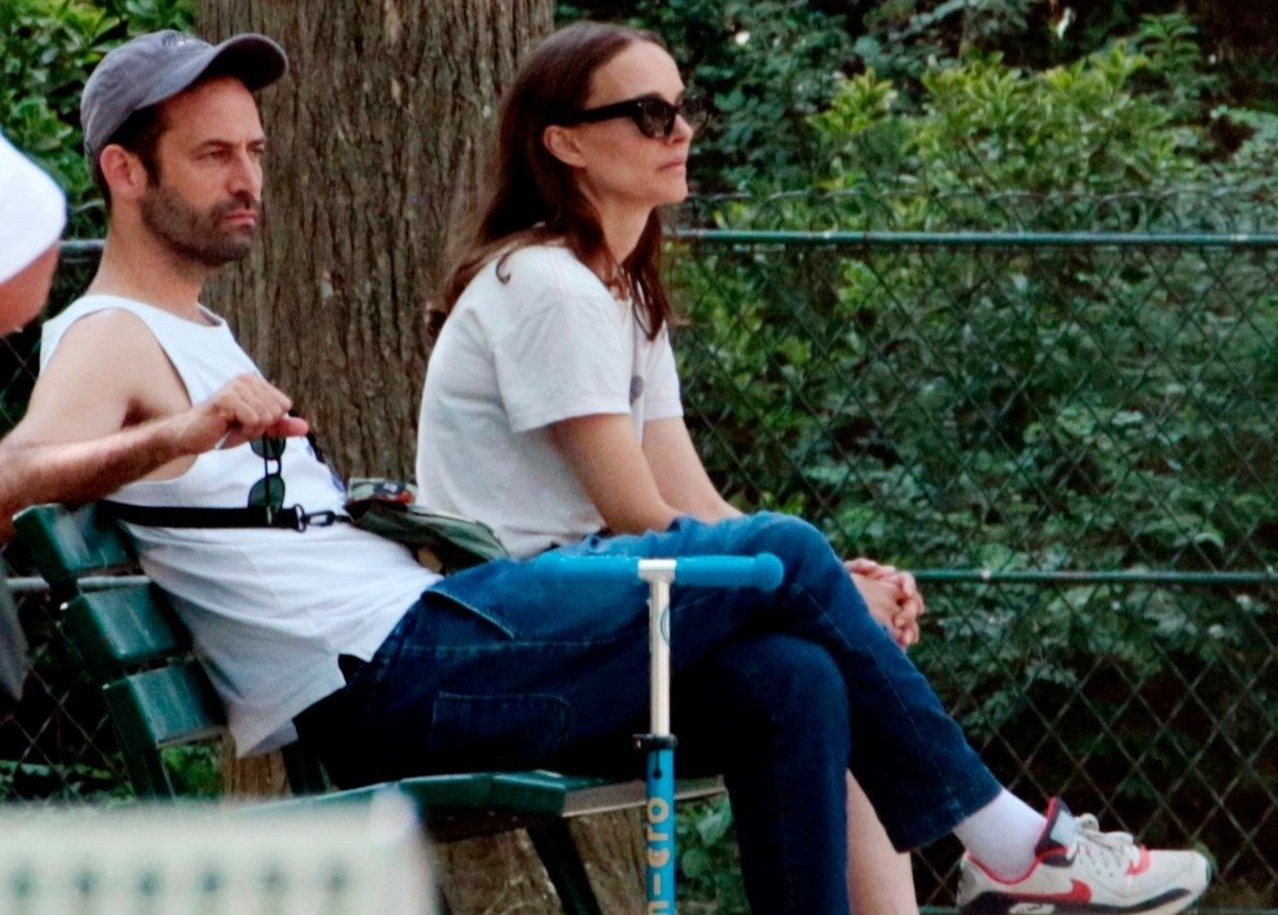 Natalie Portman met moi ben chong sau vu ngoai tinh hinh anh