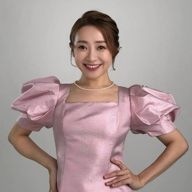 ca si,  Queenzy Cheng,  M-Girls anh 3