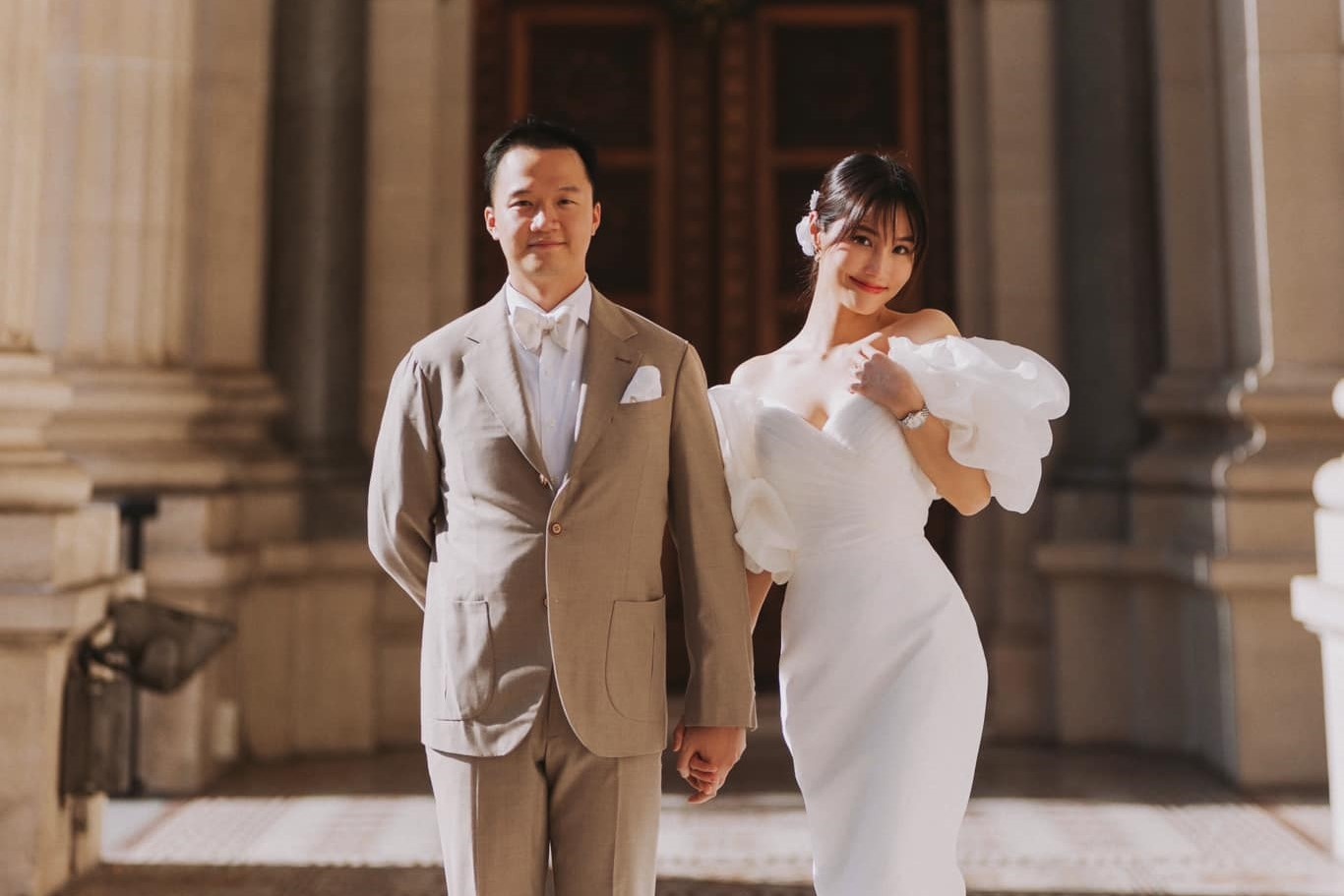 Diem My 9X khoe anh cuoi ben chong doanh nhan hinh anh