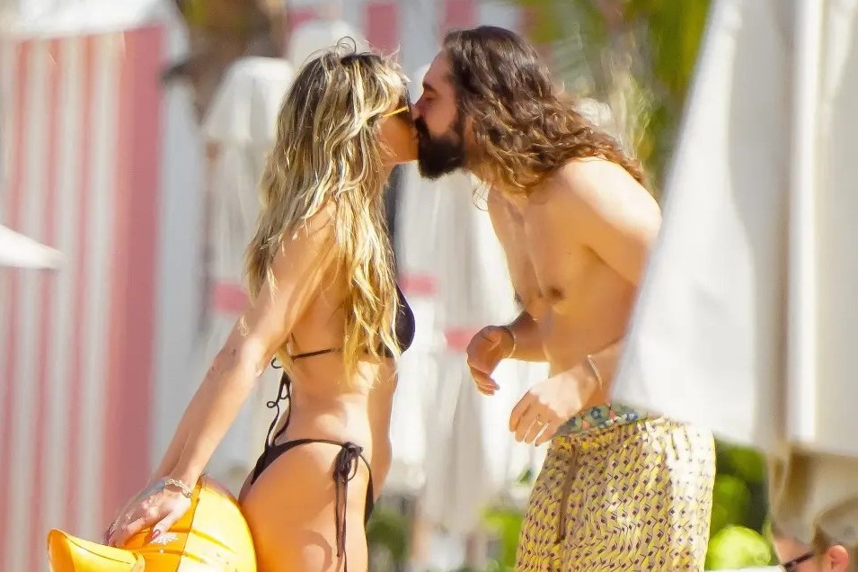 Ky nghi Giang sinh cua dan sao quoc te hinh anh