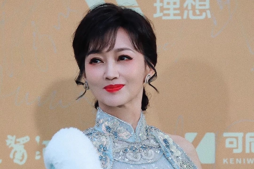 Sac voc tuoi 70 cua my nhan 'Ben Thuong Hai' hinh anh