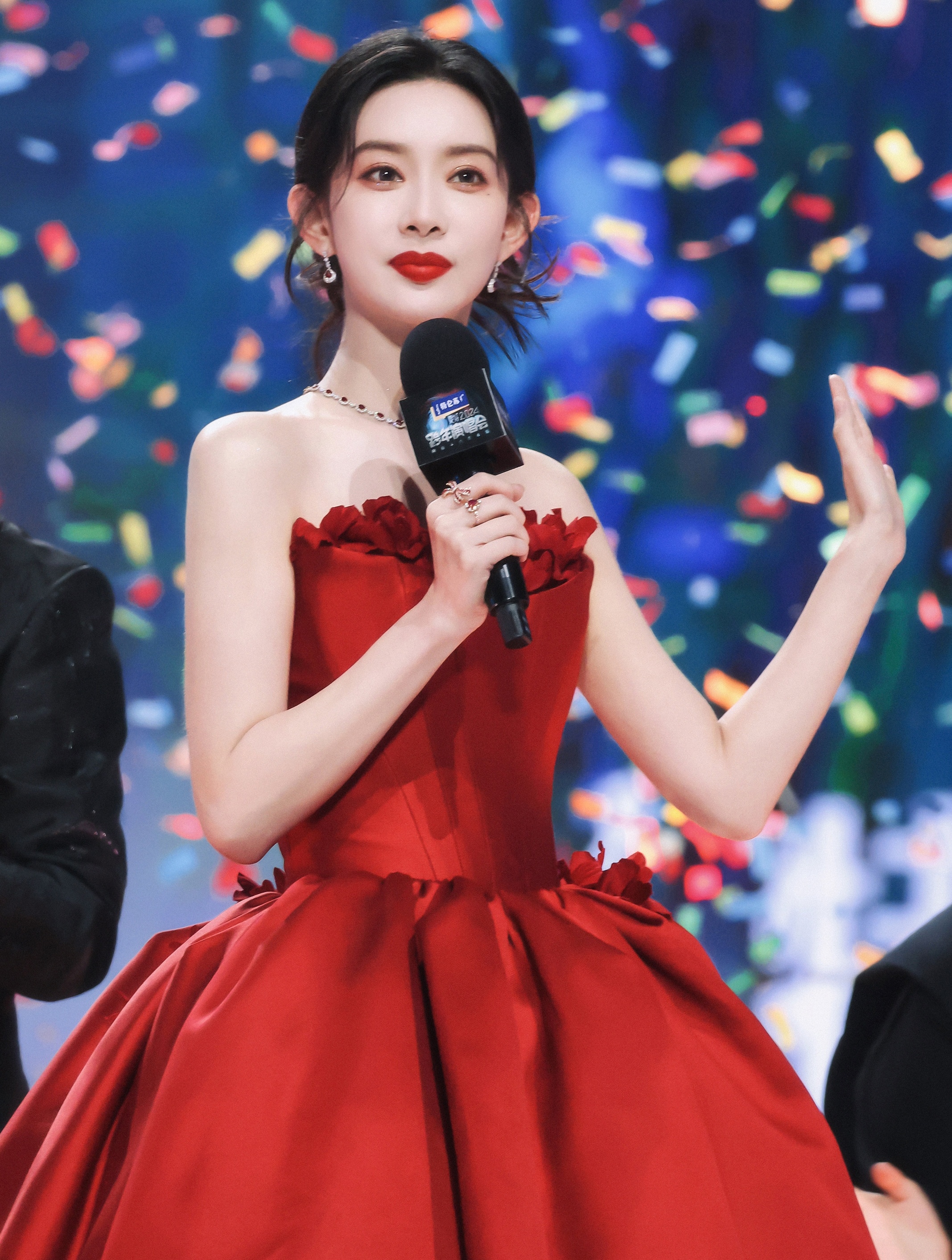 Manh Tu Nghia,  Tran Tinh Lenh anh 1