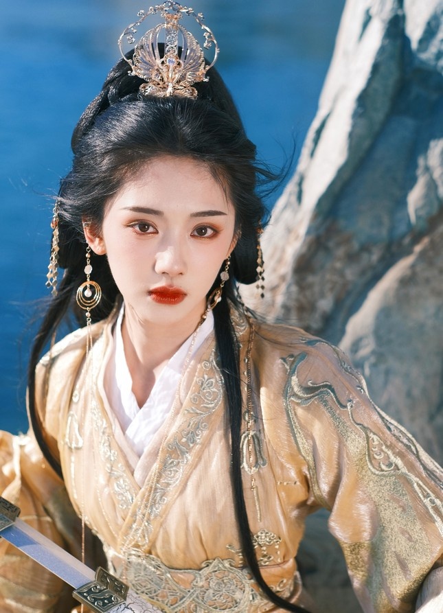 Vuong Anh Lo,  Huong Ham Chi,  Ho Lien Hinh,  Duong Mich,  Dang Vi,  La Van Hi,  sao Hoa ngu anh 7