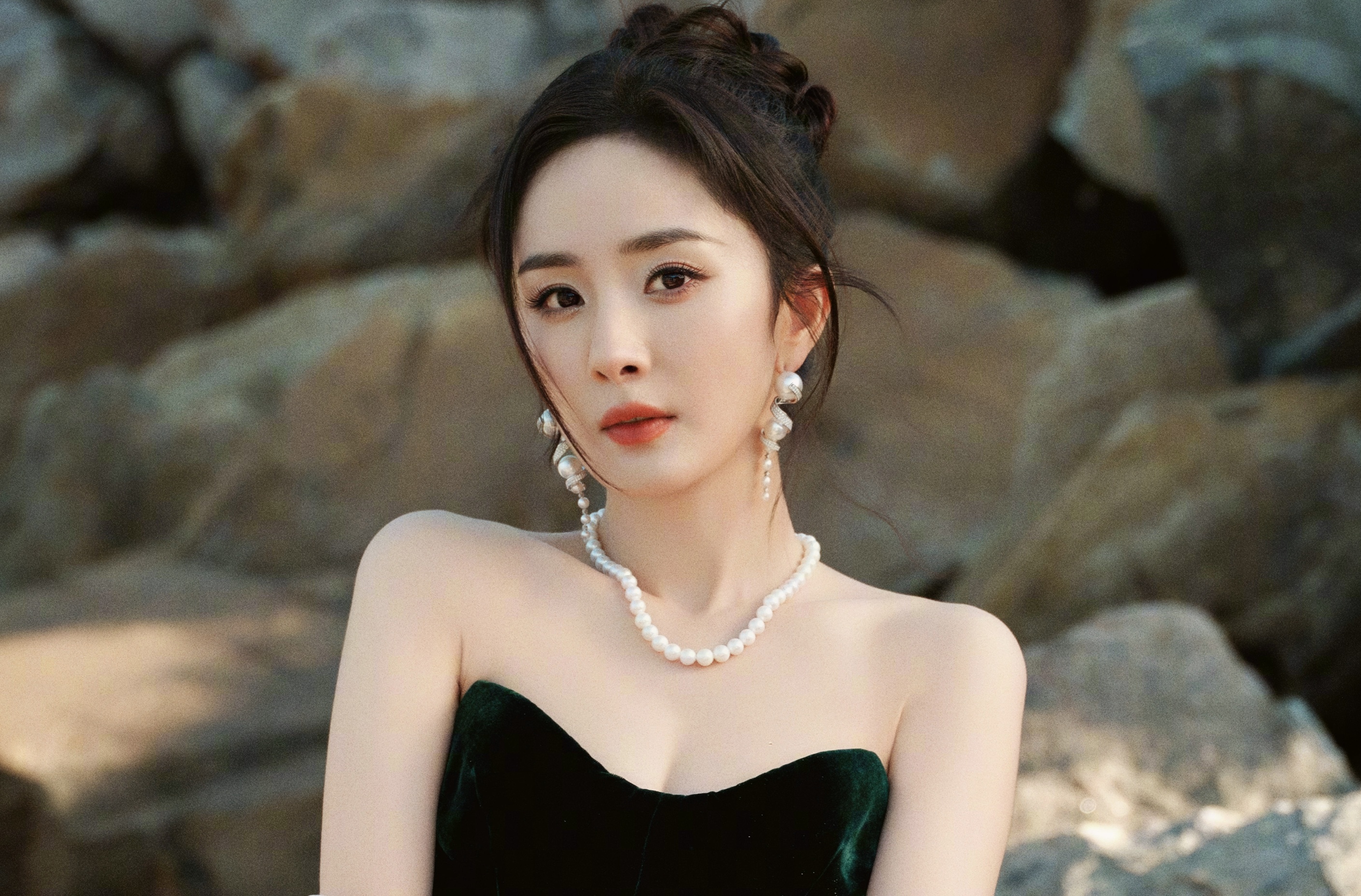 Trieu Le Dinh,  Duong Mich,  Duong Yen,  Luu Diec Phi,  Luu Thi Thi,  Angelababy,  sao Hoa ngu anh 16