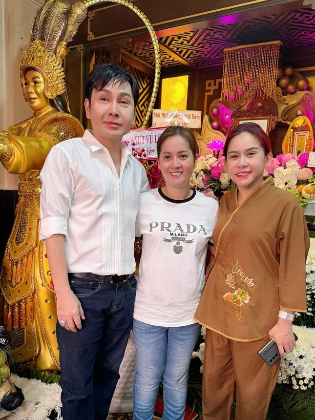 NSUT Vu Linh,  Hong Loan,  Hong Phuong anh 2