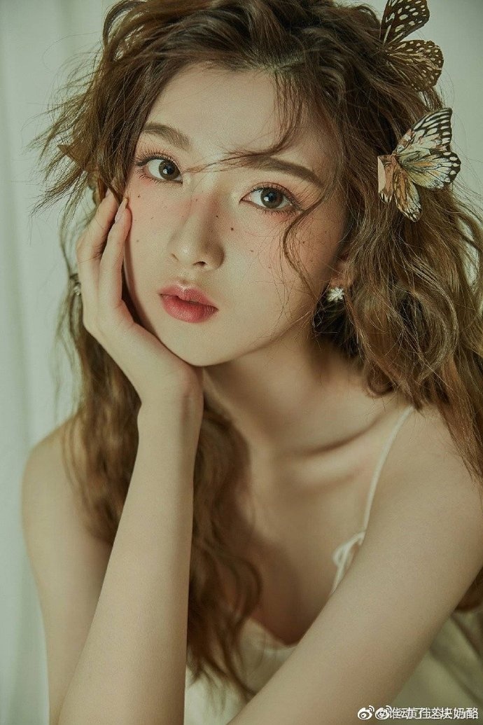 Hong Lau Mong,  Truong Mieu Di,  Quan Hieu Dong,  Sao Hoa ngu,  Bien Trinh anh 12