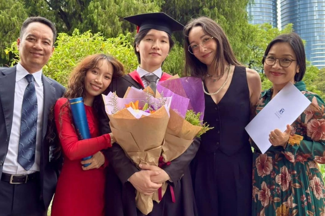 Con trai My Linh tot nghiep nganh y tai Australia hinh anh