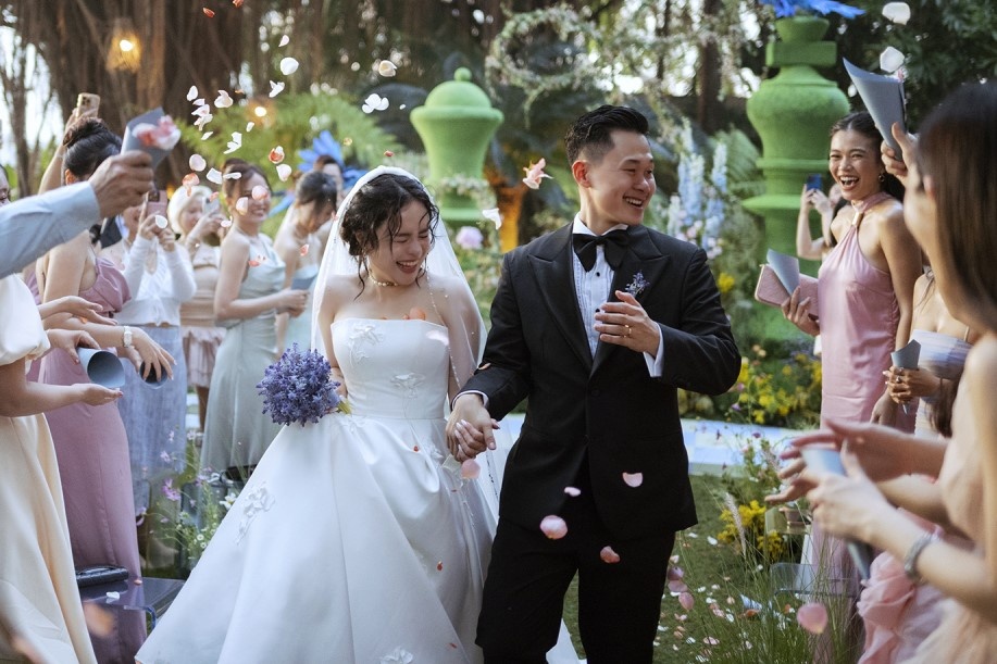 Vo chong Thai Trinh dai khach bao ngu, so diep hinh anh