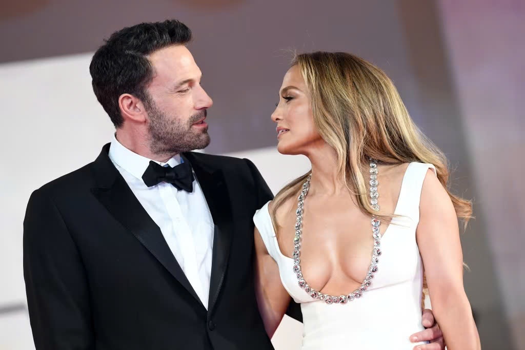 Jennifer Lopez sau vap nga hinh anh