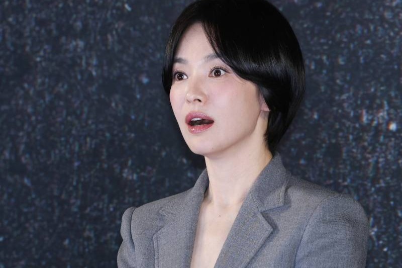 Dien mao khac la cua Song Hye Kyo hinh anh