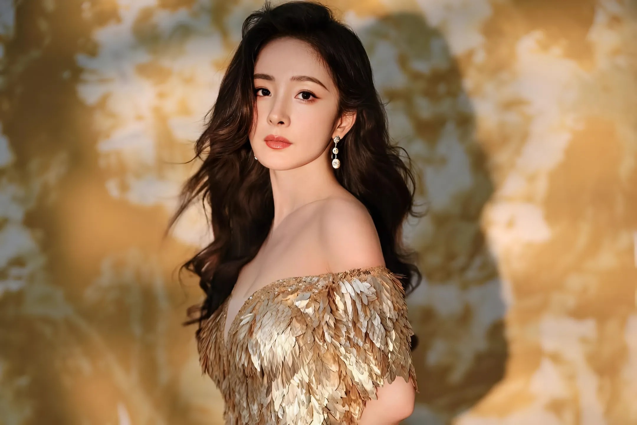 Duong Mich bi voi hoa canh tay khi truot tuyet hinh anh