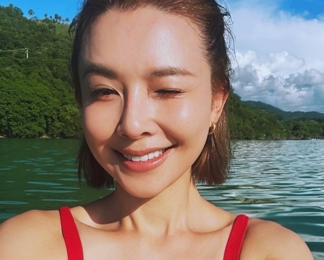 Ngo Uyen Quan hoang loan khi bi ban trai hanh hung hinh anh