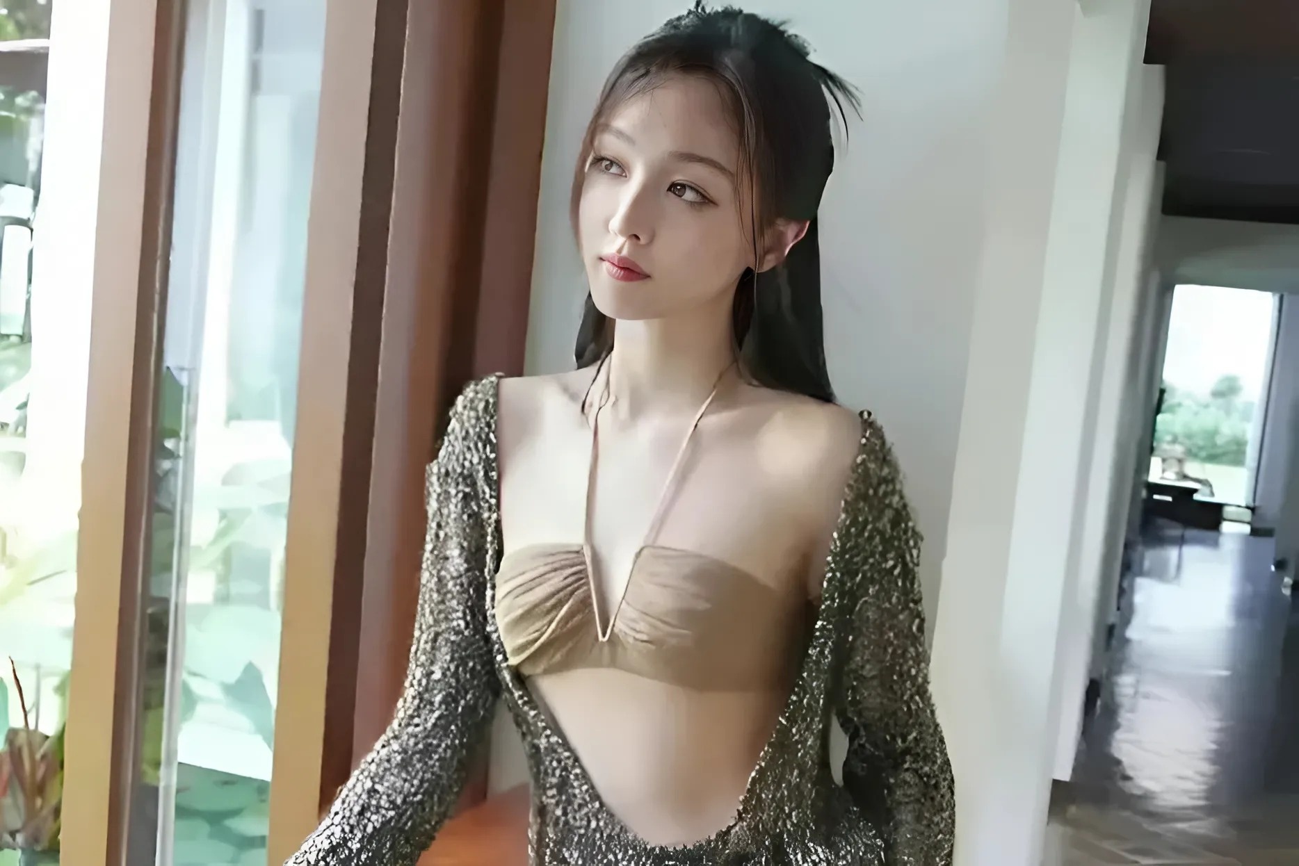 Ngo Tuyen Nghi ngat xiu hinh anh