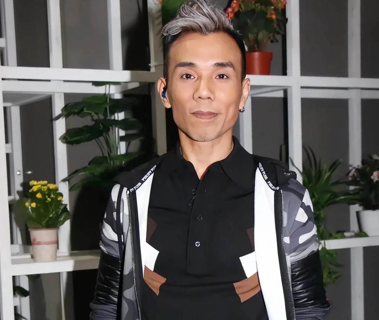 Ly Quoc Tuong,  ca si,  sao hoa ngu anh 1