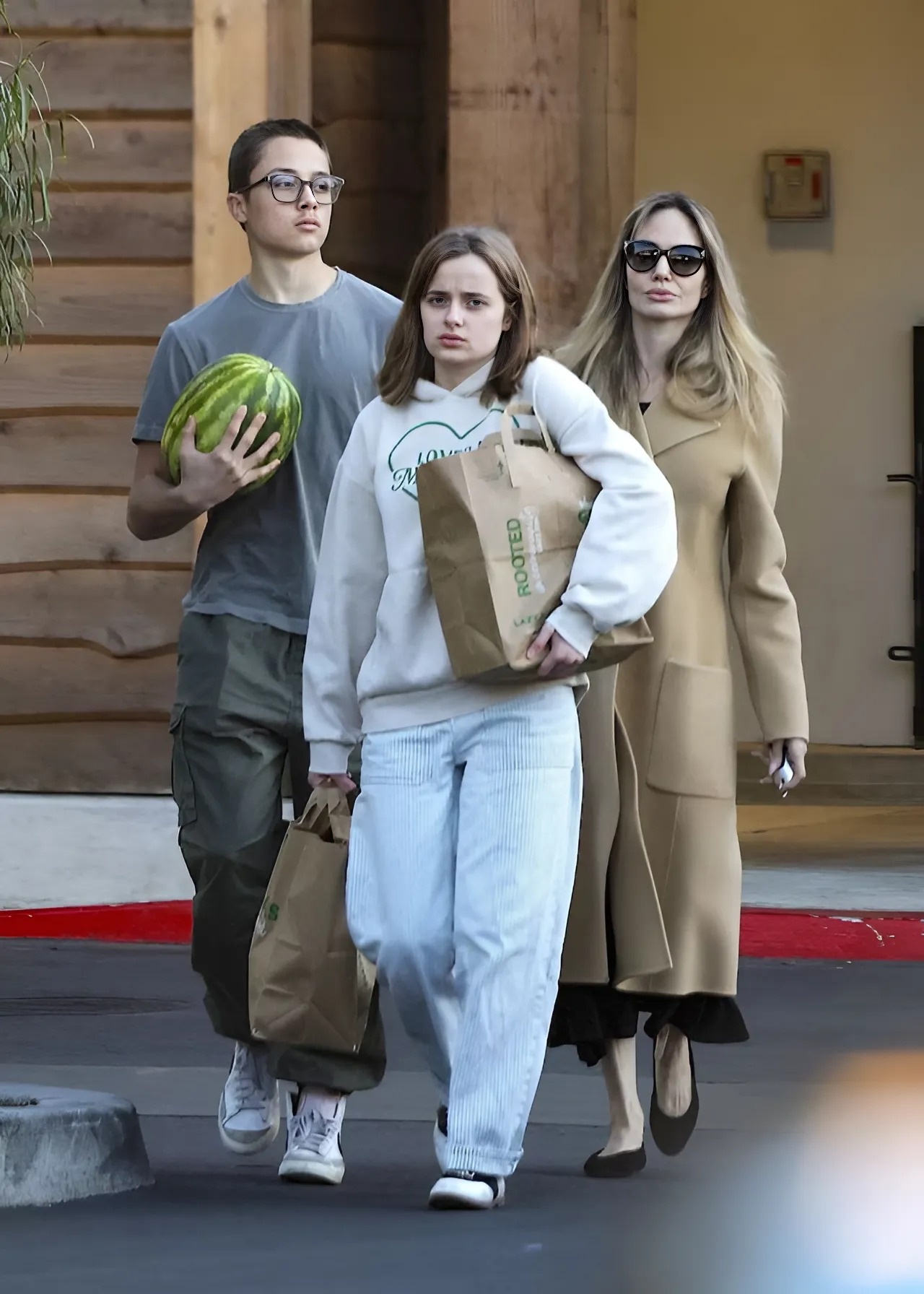 Angelina Jolie và Brad Pitt