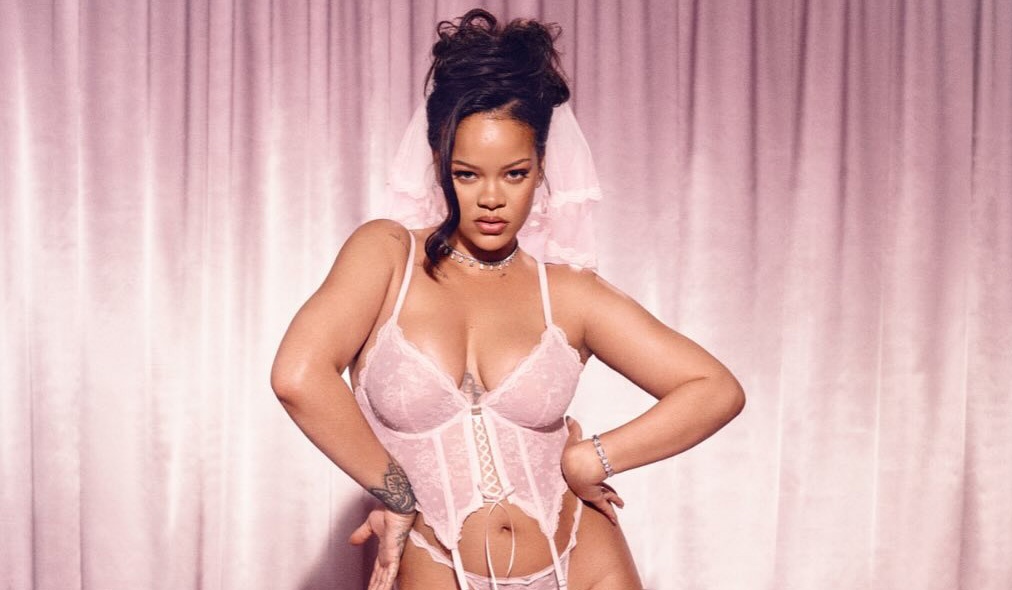 Rihanna dien noi y co dau hinh anh