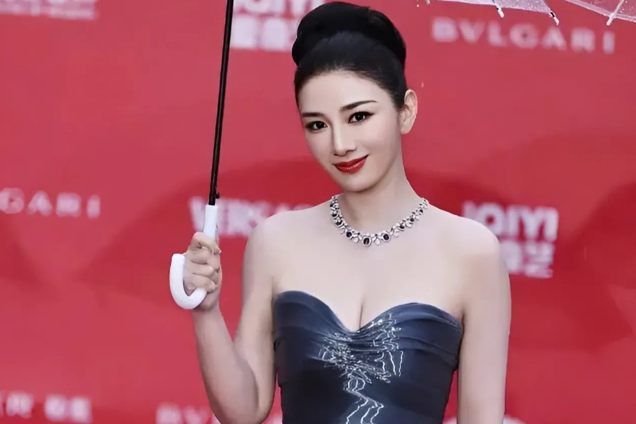 'Tieu Yen Tu' Huynh Dich o tuoi 47 hinh anh