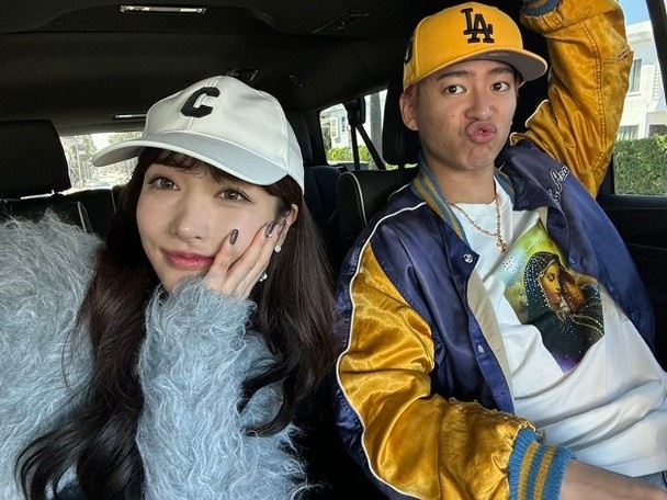 Nam ca si bi to lua tien vo sap cuoi hinh anh