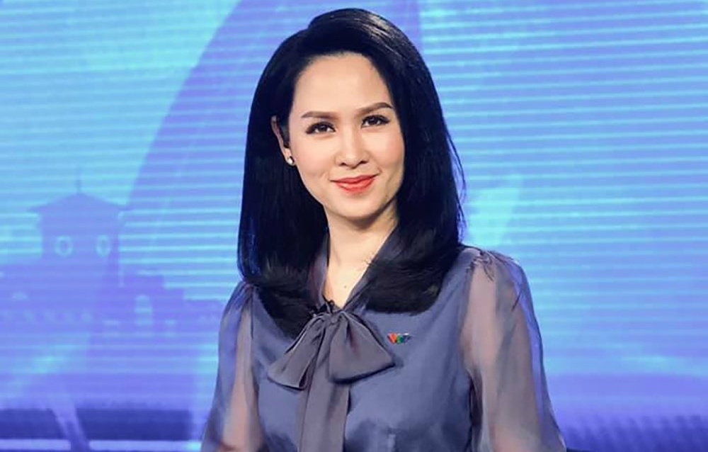 BTV Thuy Hang VTV duoc khen sau man phong van em be trong dai le 30/4 hinh anh