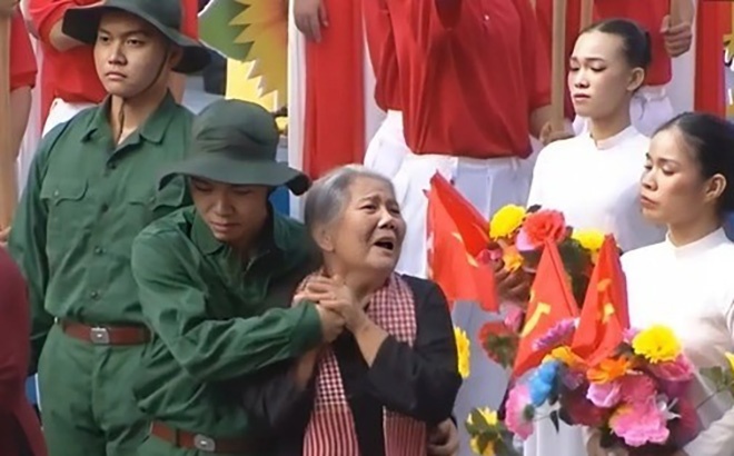 NSUT Le Thien: 'Toi da bat khoc' hinh anh