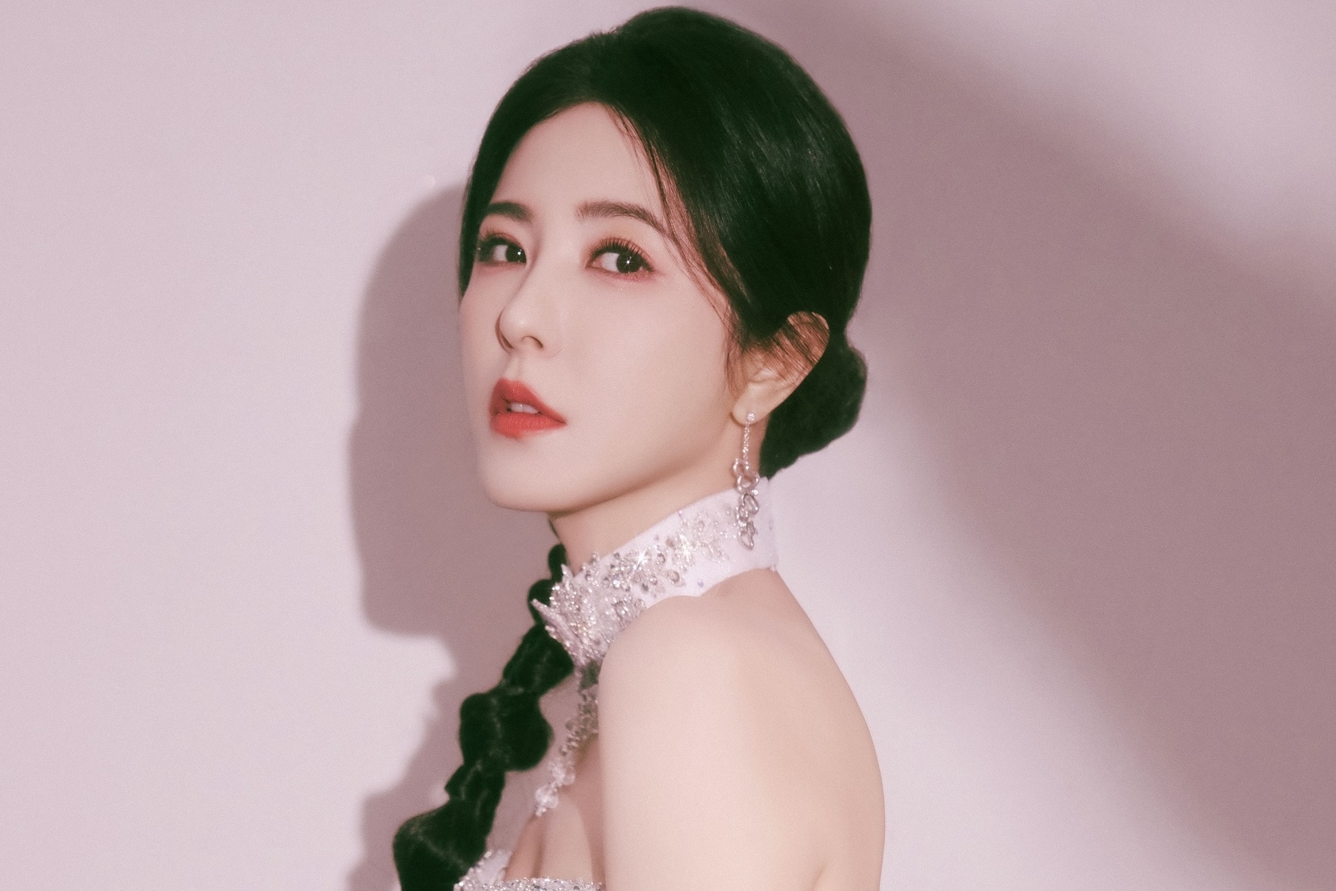 'My nhan 200 nam co mot' Tang Le sup do hinh anh