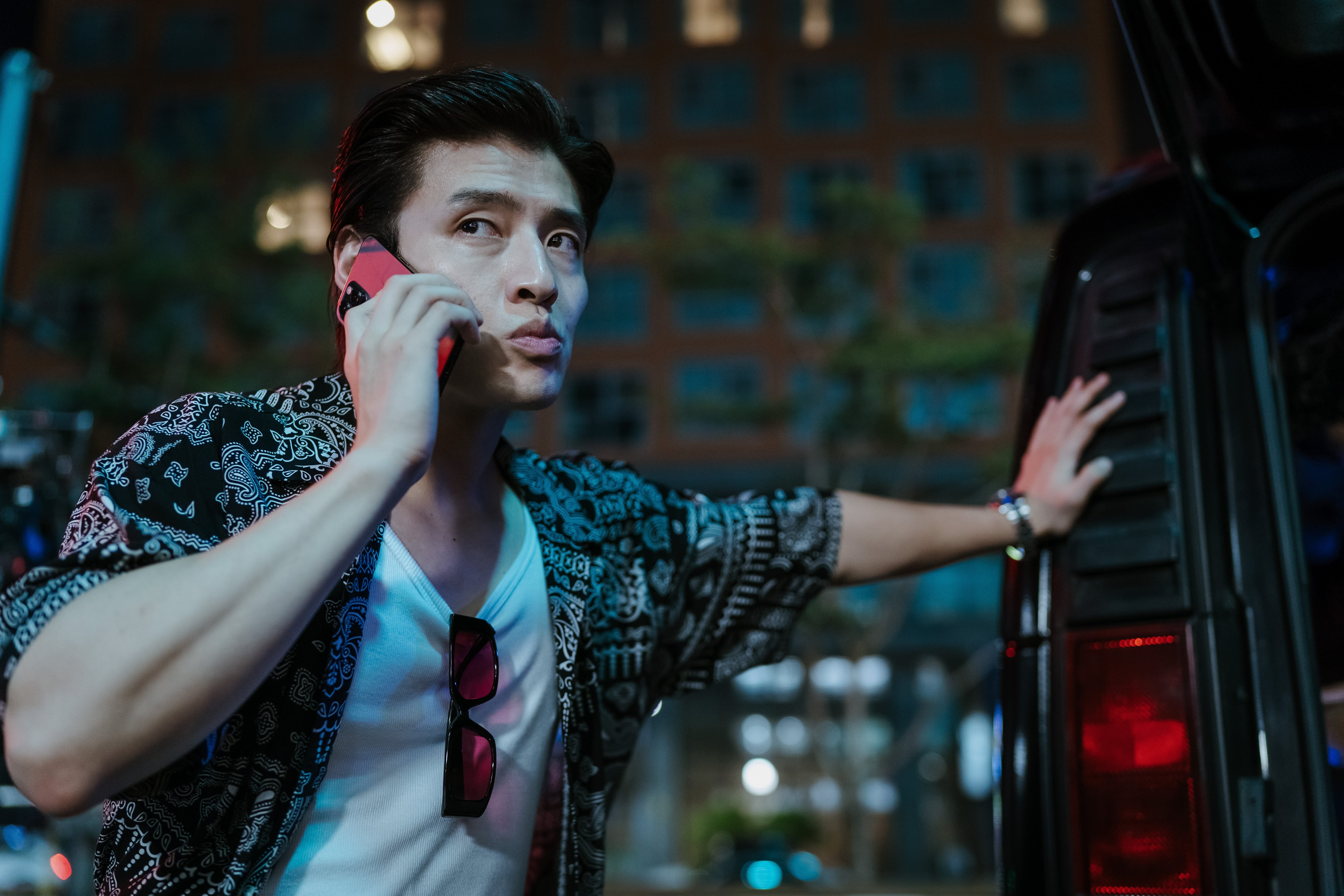 Vi sao phim 18+ 'Ba mat lat keo' gay sot? hinh anh