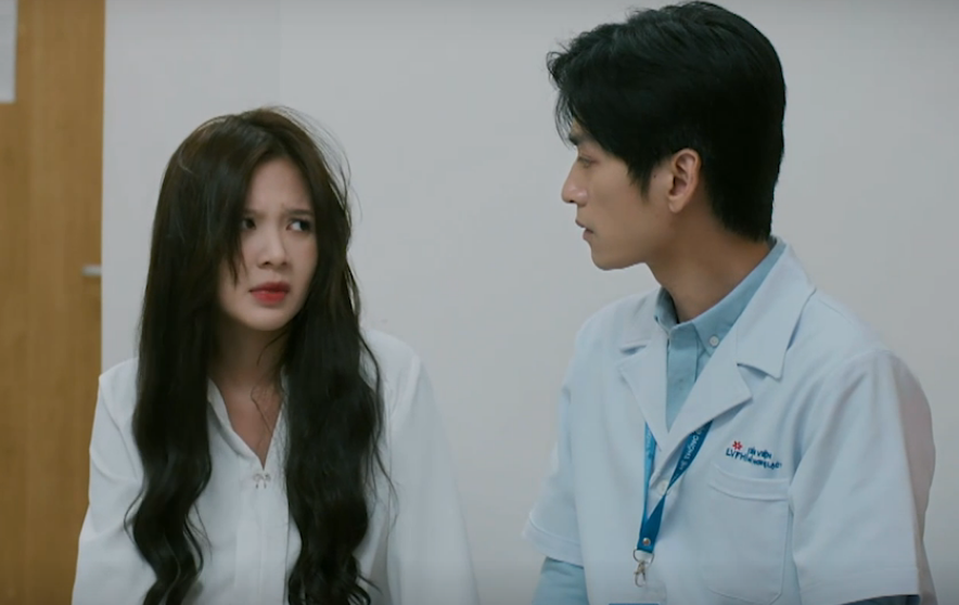 ‘Cha toi, nguoi o lai’ chua het tranh cai hinh anh