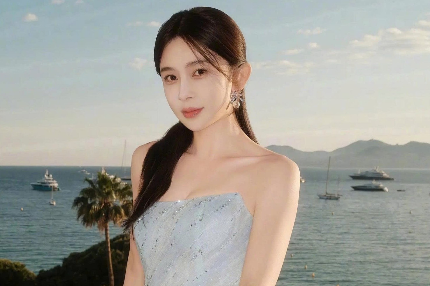 My nhan 'Tan Y Thien Do Long Ky' gay tranh cai hinh anh