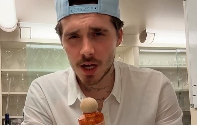 Bat on cua Brooklyn Beckham hinh anh