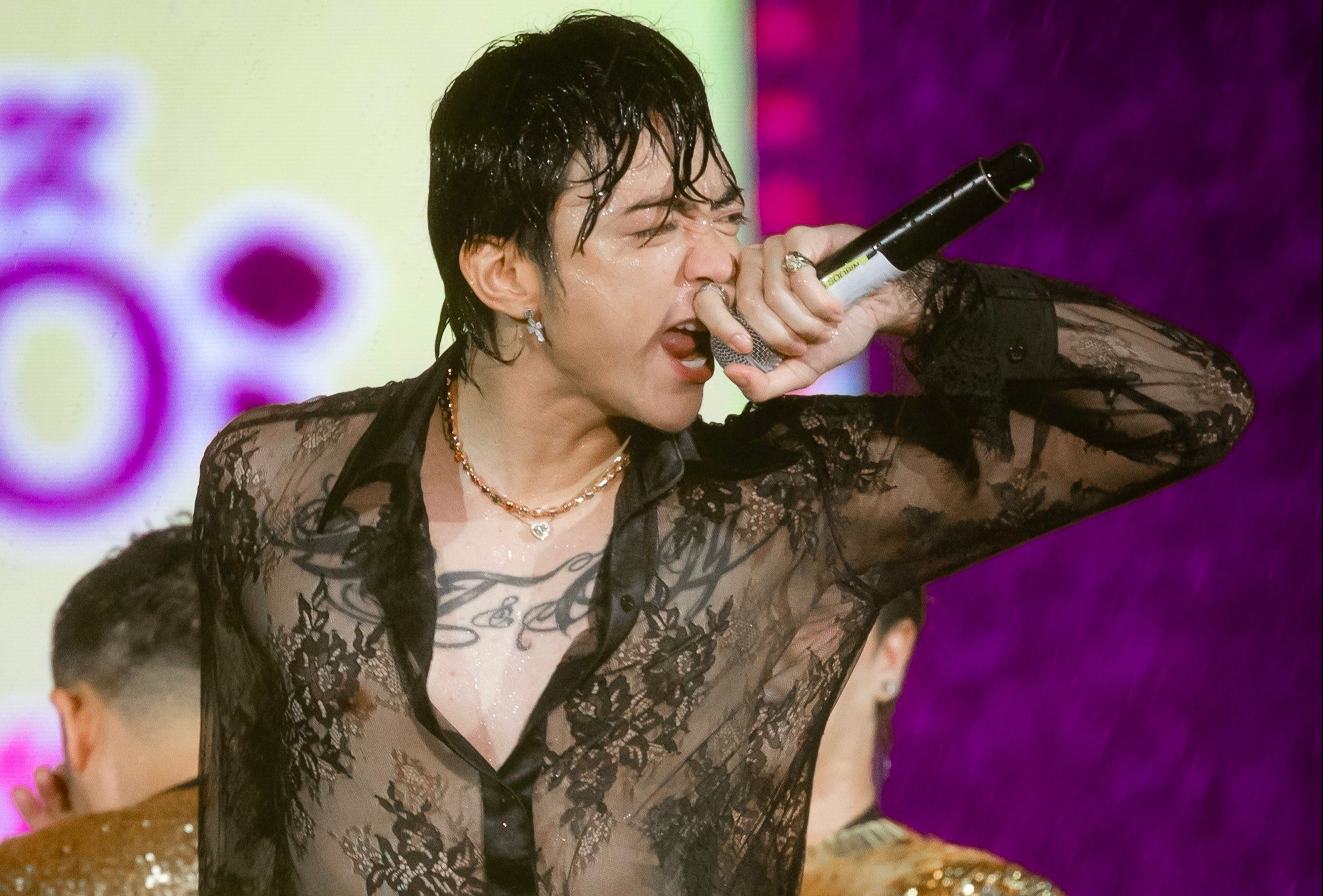 Dem dien mua gio cua Anh trai vuot ngan chong gai hinh anh