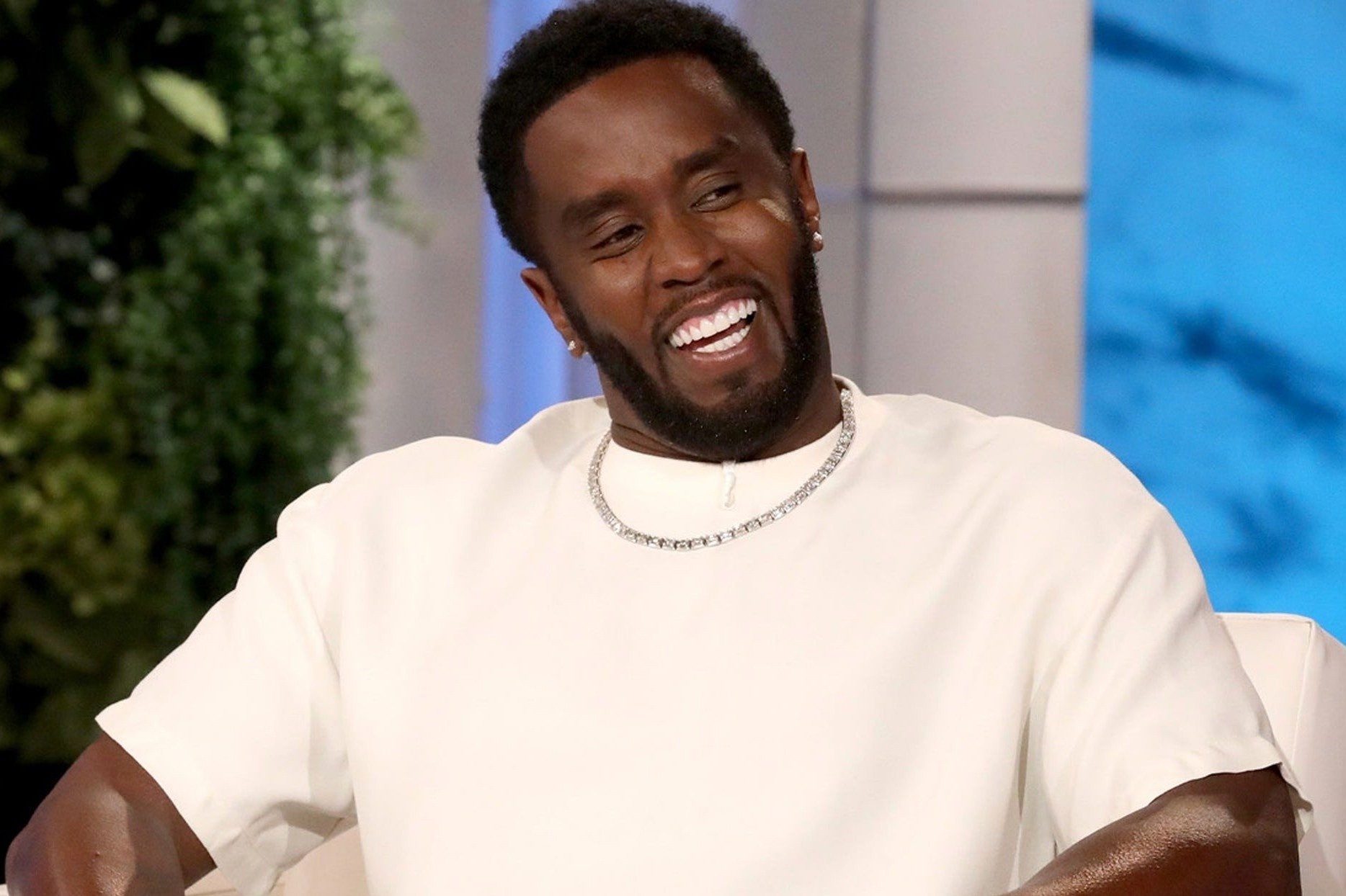 Diddy khien tham phan bat cuoi hinh anh