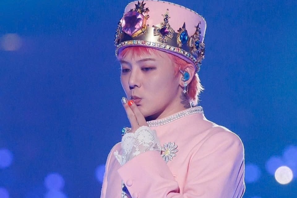 Quang cao cua G-Dragon gay tranh cai hinh anh